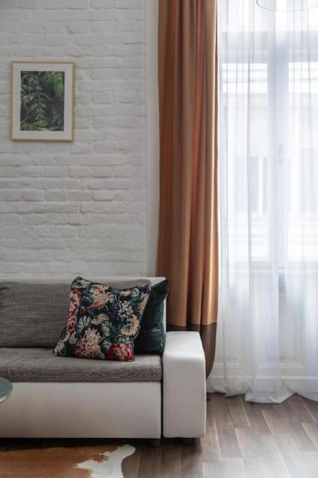 Chic, Captivating Space Near Opera House Budapest Esterno foto