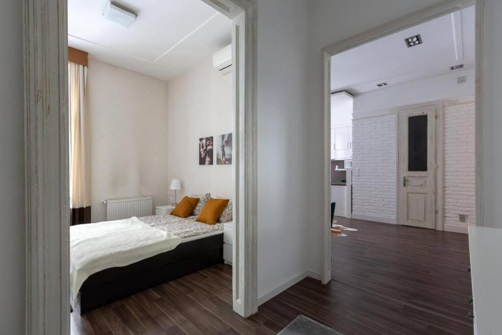 Chic, Captivating Space Near Opera House Budapest Esterno foto